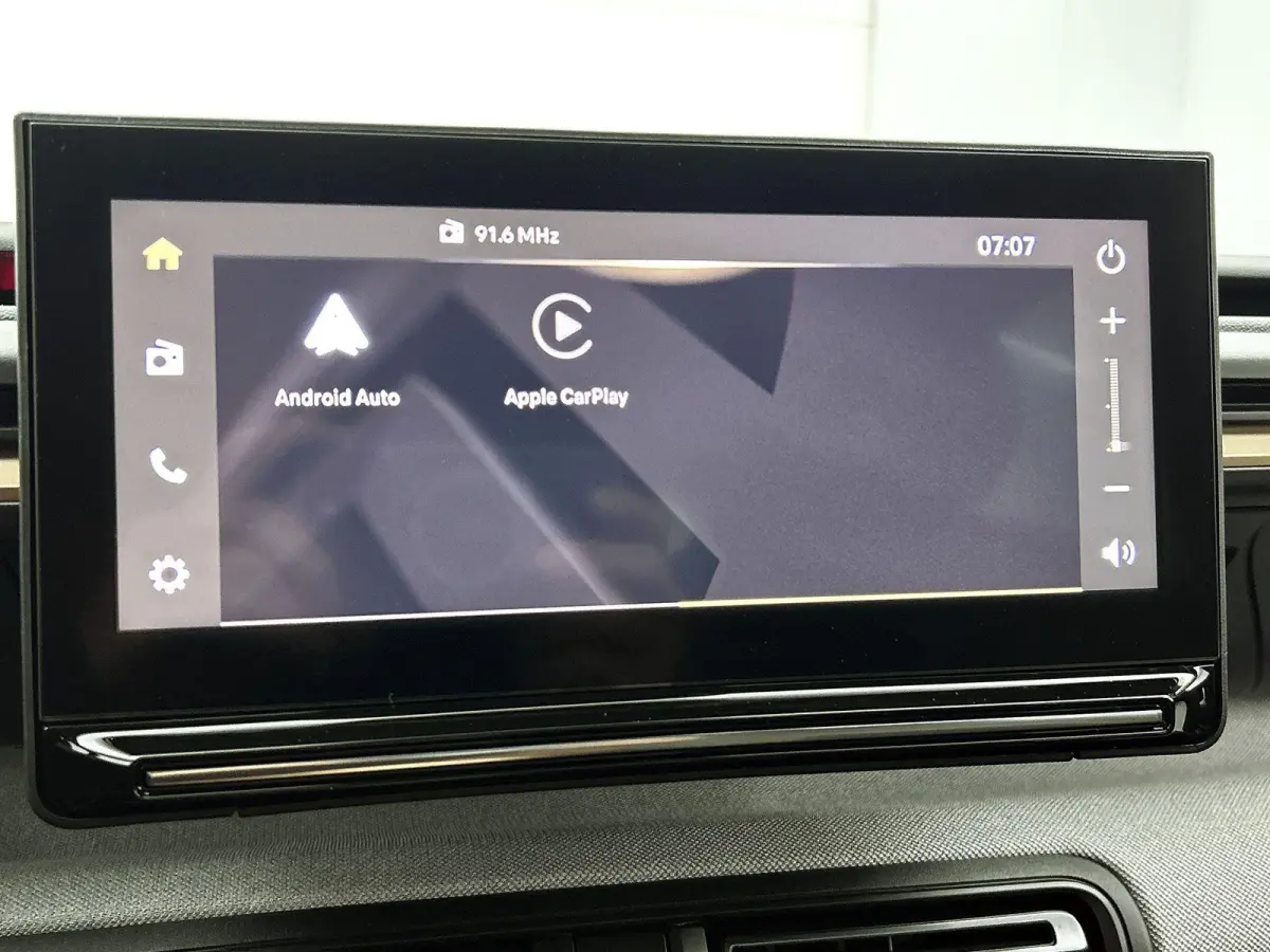 145pk 1.2 Hybrid Plus Automaat | VOORRAAD VOORDEEL | Apple Carplay/Android Auto | Climate Control | Cruise Control | Achteruitrijcamera | Parkeersensoren |