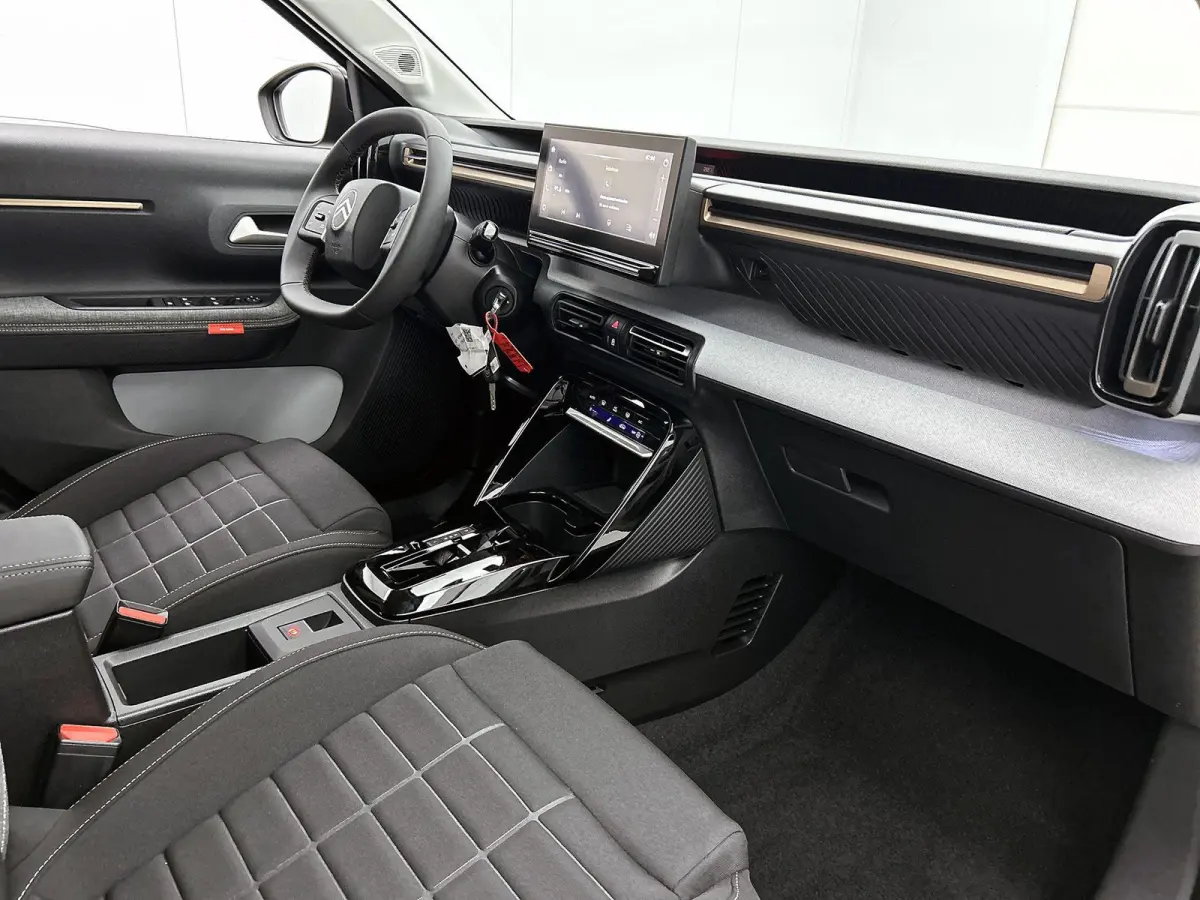 145pk 1.2 Hybrid Plus Automaat | VOORRAAD VOORDEEL | Apple Carplay/Android Auto | Climate Control | Cruise Control | Achteruitrijcamera | Parkeersensoren |