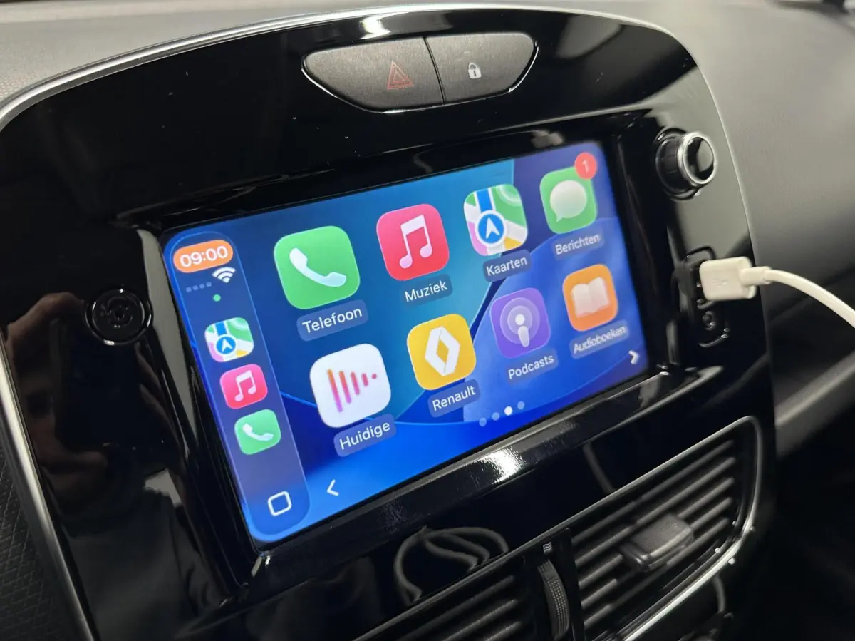 0.9 TCe Limited CRUISE NAVI CARPLAY.