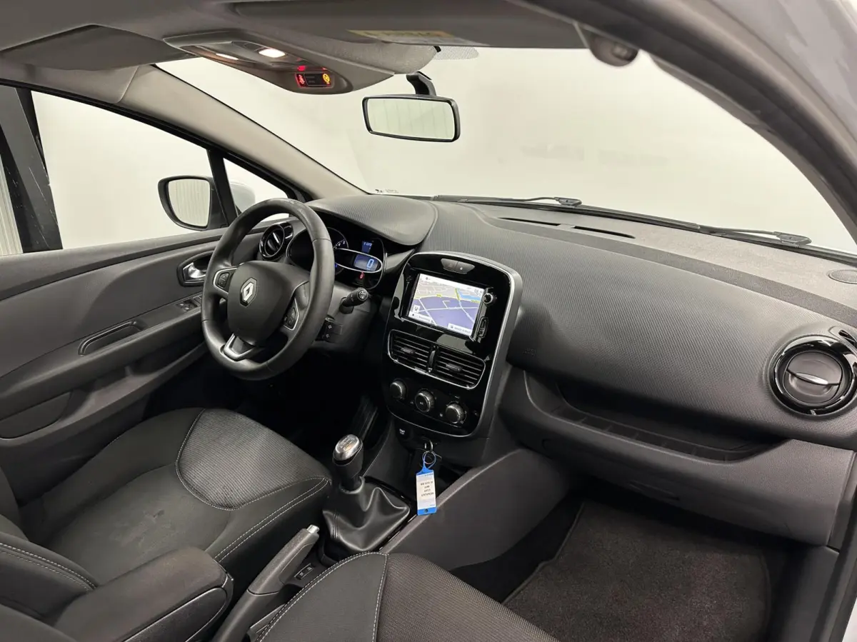 0.9 TCe Limited CRUISE NAVI CARPLAY.