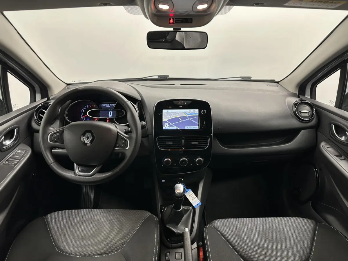 0.9 TCe Limited CRUISE NAVI CARPLAY.