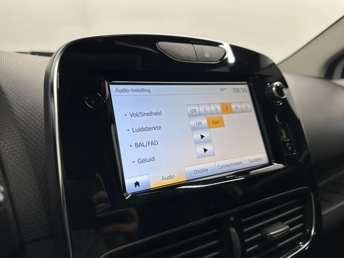 0.9 TCe Limited CRUISE NAVI CARPLAY.