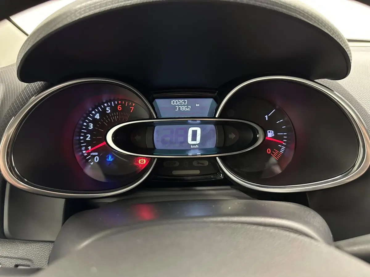 0.9 TCe Limited CRUISE NAVI CARPLAY.