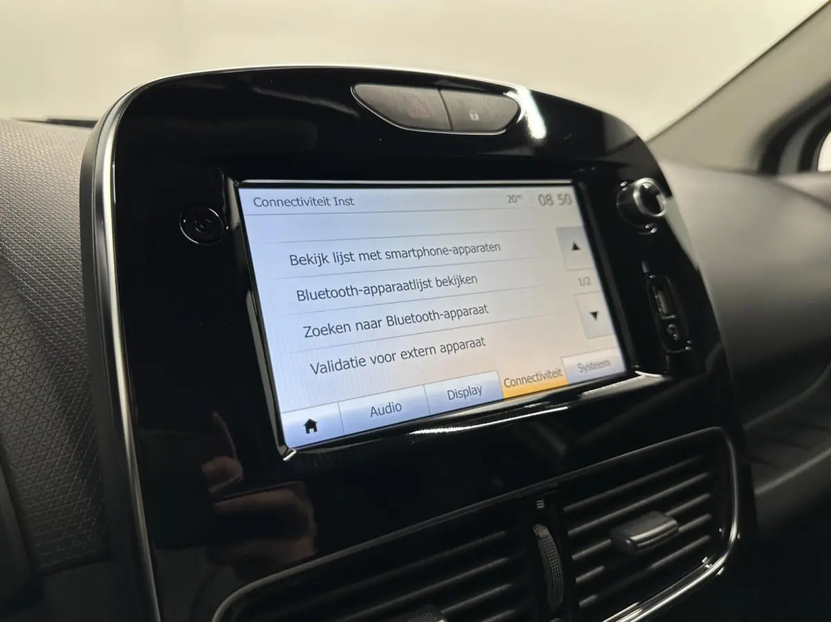 0.9 TCe Limited CRUISE NAVI CARPLAY.