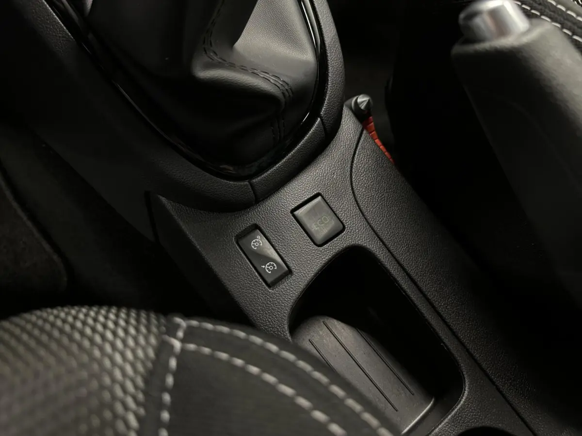 0.9 TCe Limited CRUISE NAVI CARPLAY.