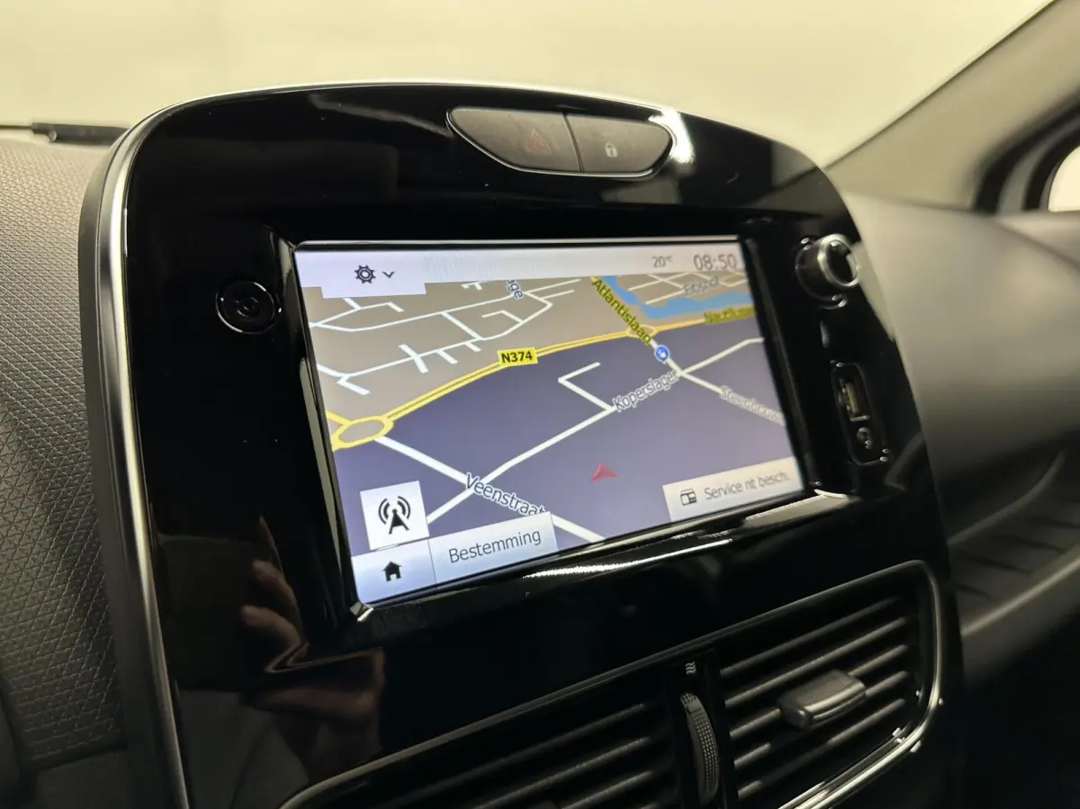 0.9 TCe Limited CRUISE NAVI CARPLAY.