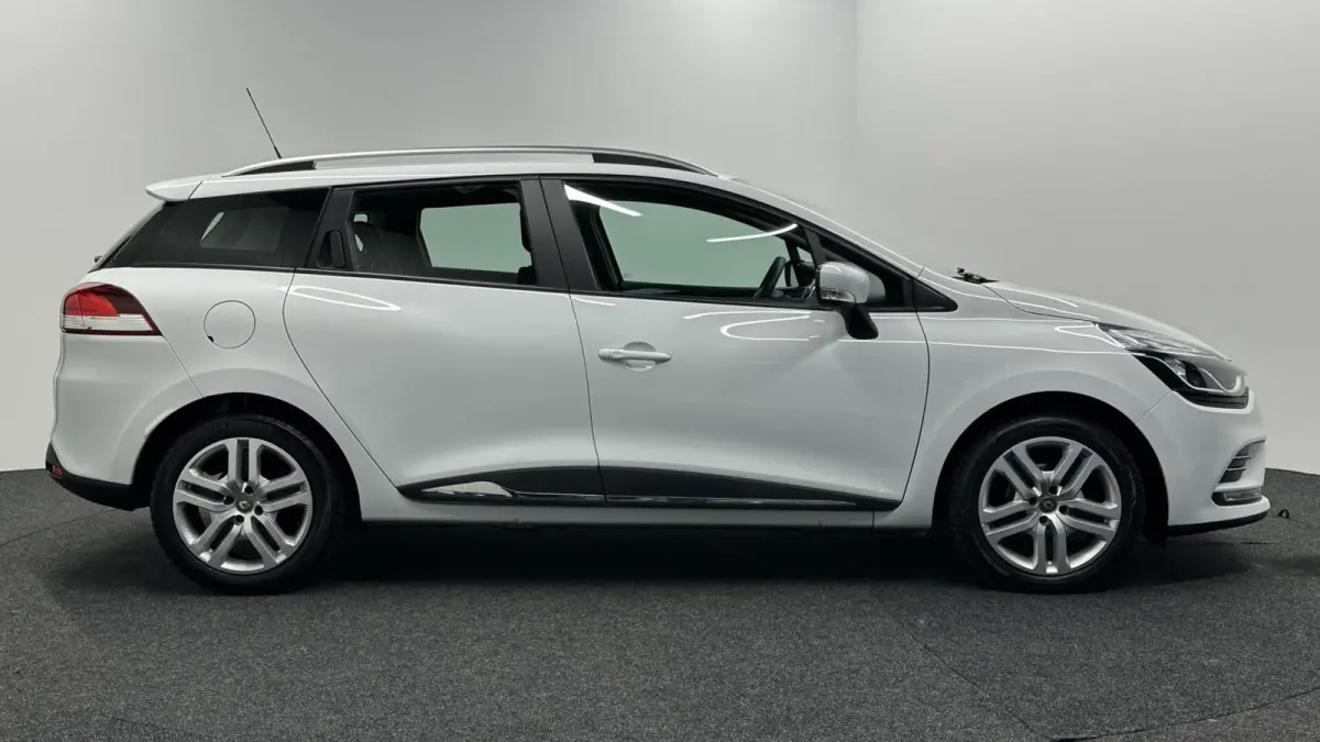 0.9 TCe Limited CRUISE NAVI CARPLAY.