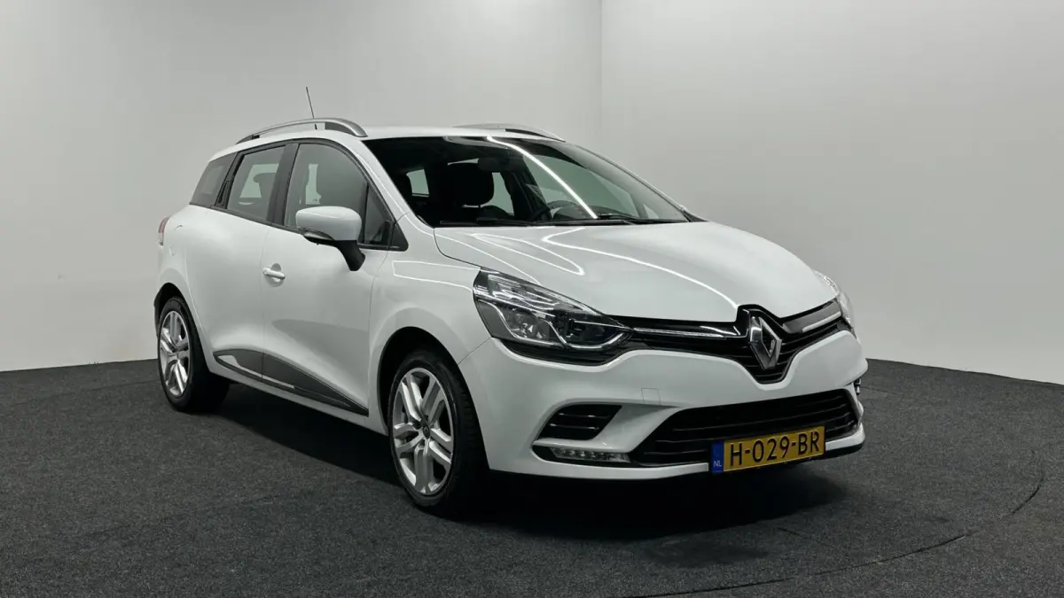 0.9 TCe Limited CRUISE NAVI CARPLAY.