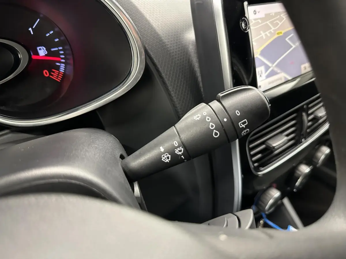 0.9 TCe Limited CRUISE NAVI CARPLAY.