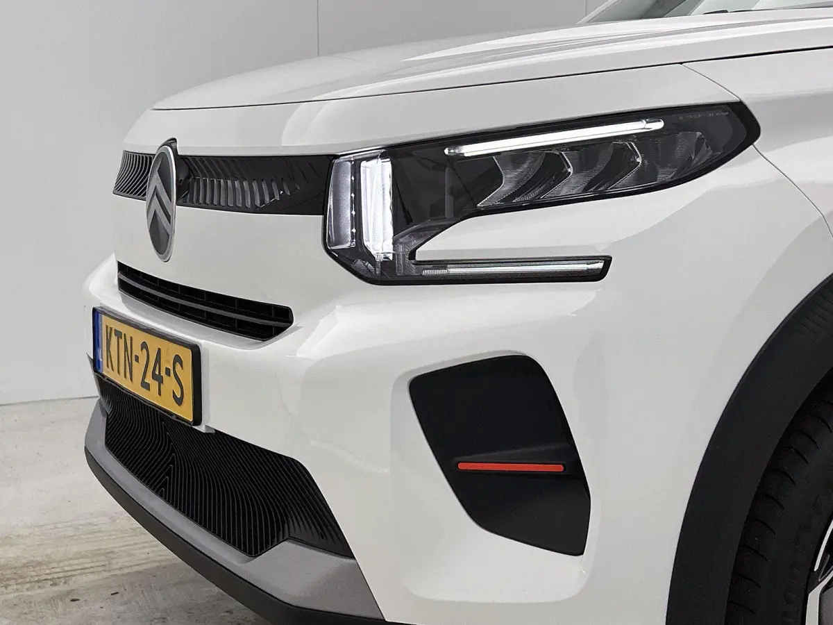 110pk 1.2 Hybrid Max Automaat | VOORRAAD VOORDEEL | Navigatie | Climate Control | Cruise Control | Camera | 17" LMV | LED | Apple Carplay/Android Auto |
