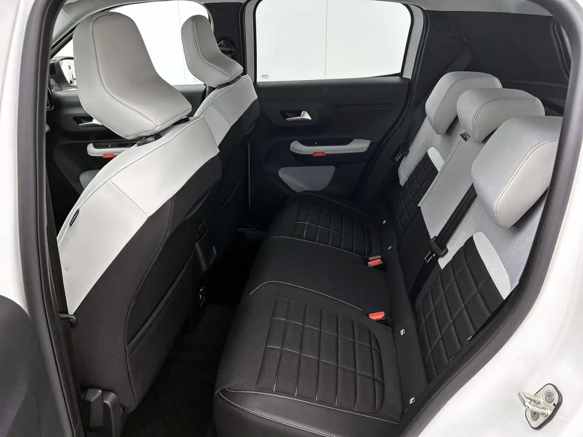 110pk 1.2 Hybrid Max Automaat | VOORRAAD VOORDEEL | Navigatie | Climate Control | Cruise Control | Camera | 17" LMV | LED | Apple Carplay/Android Auto |