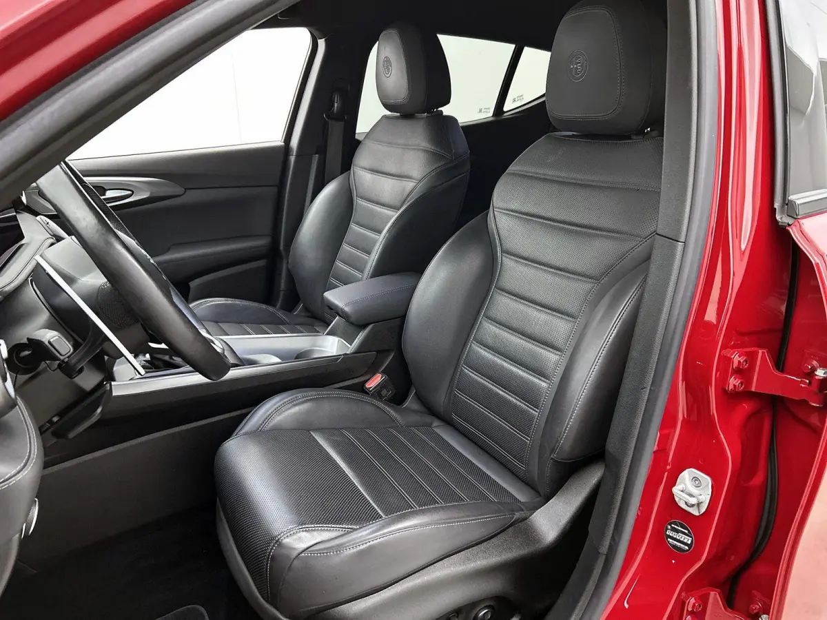 130pk 1.5T Hybrid Edizione Speciale Automaat | Elektrisch Verstelb. Bestuurdersstoel | Elektrische Klep | Matrix-LED | Stoelverwarming/-verkoeling | Adaptieve Cruise Control | Leder | 20"LMV