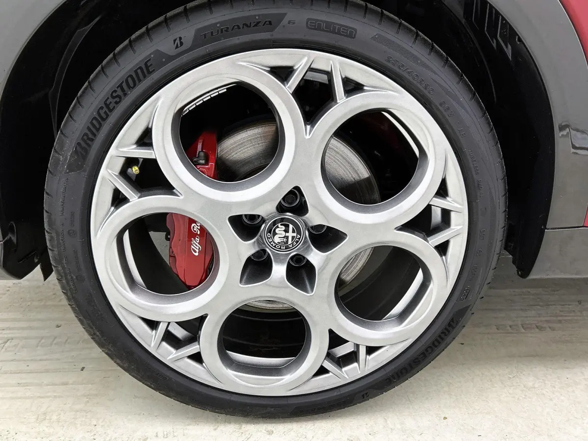 130pk 1.5T Hybrid Edizione Speciale Automaat | Elektrisch Verstelb. Bestuurdersstoel | Elektrische Klep | Matrix-LED | Stoelverwarming/-verkoeling | Adaptieve Cruise Control | Leder | 20"LMV
