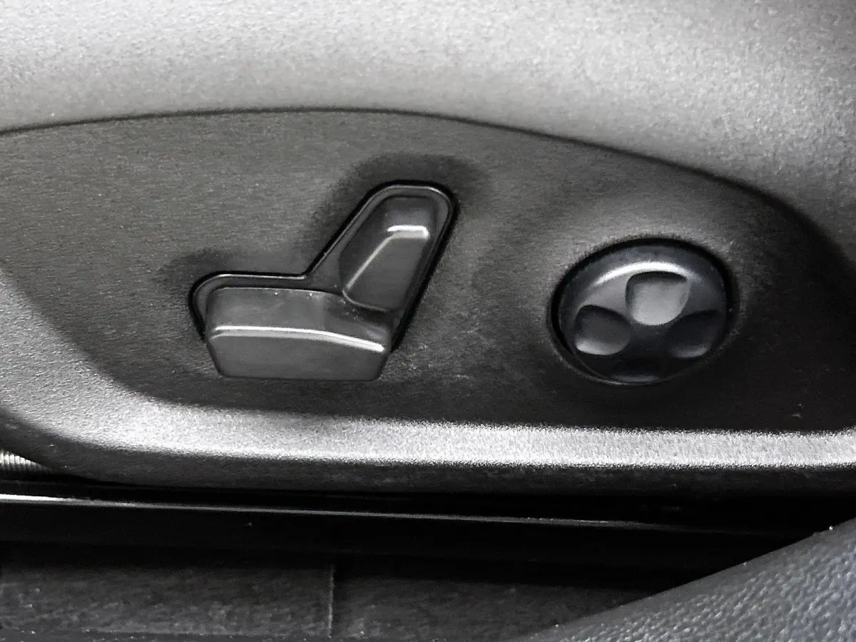 130pk 1.5T Hybrid Edizione Speciale Automaat | Elektrisch Verstelb. Bestuurdersstoel | Elektrische Klep | Matrix-LED | Stoelverwarming/-verkoeling | Adaptieve Cruise Control | Leder | 20"LMV