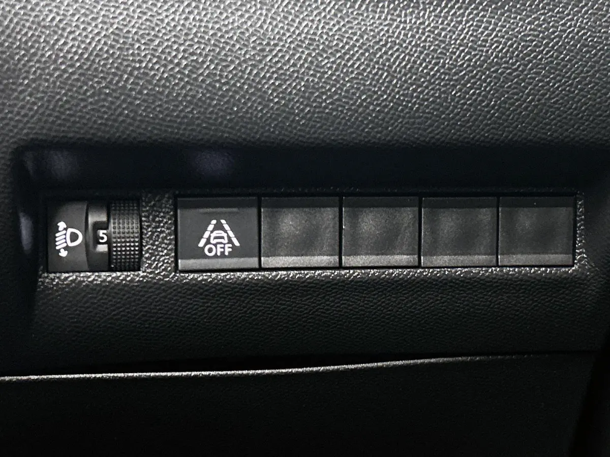 1.2 130pk Allure Pack Automaat | Navigatie | Apple Carplay/Android Auto | Climate Control | Stoelverwarming | Adaptieve Cruise Control | 17"LMV | LED | Camera |