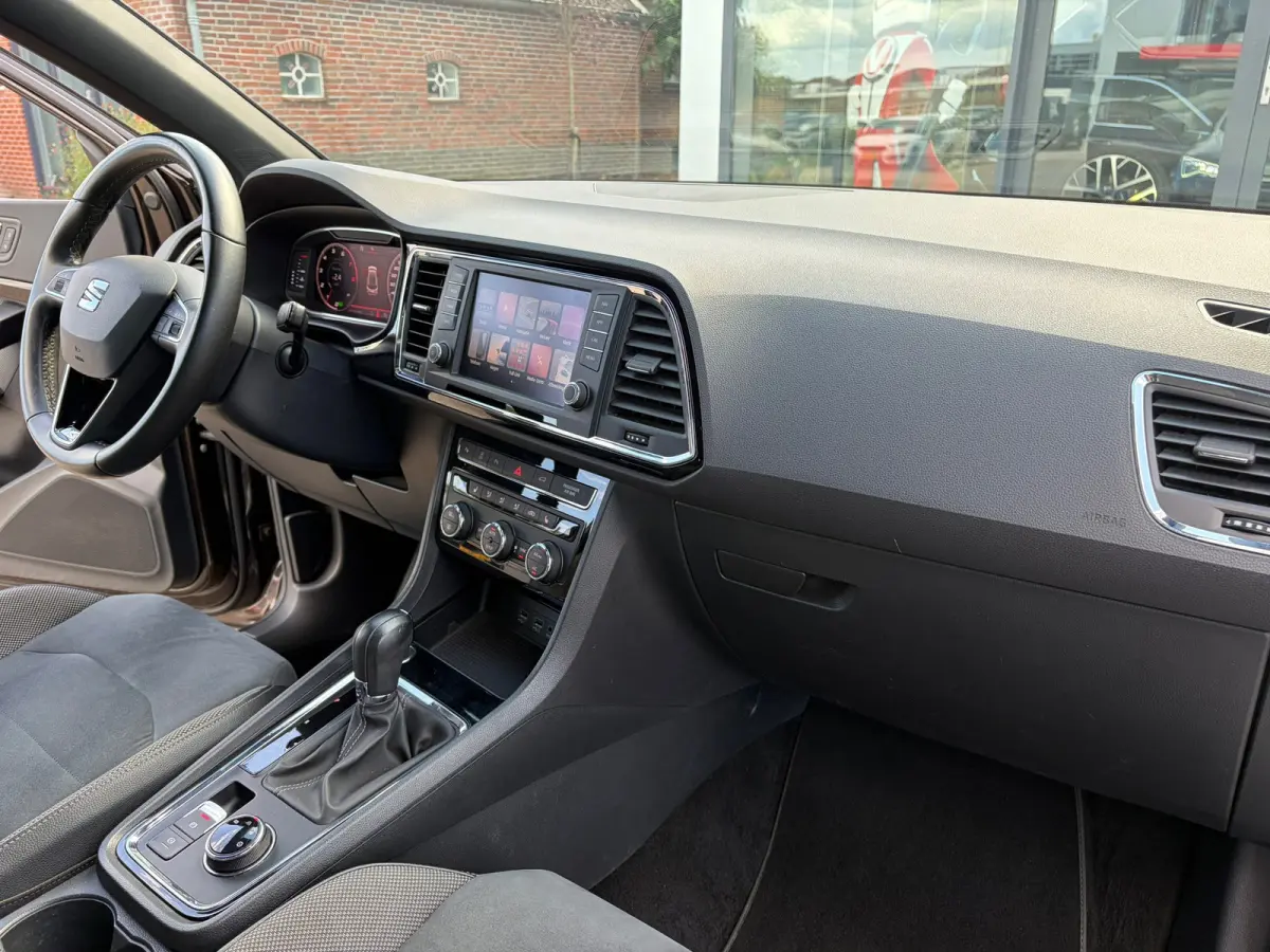 1.5 TSI FR Business Intense|Rijklaar prijs|Elek. trekhaak|Camera|Elek. klep|Stoelverw.|