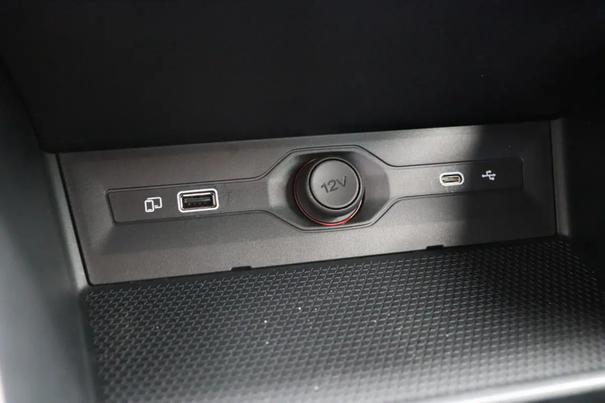 1.5 Luxury | Apple Carplay & Android Auto | Rondomzicht Camera | Stoel en Stuurwielverwarming |
