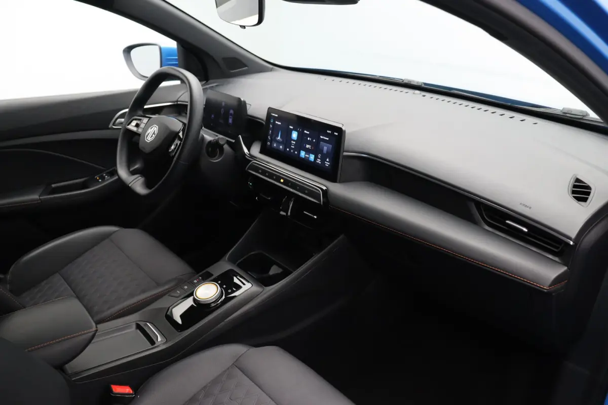 1.5 Luxury | Apple Carplay & Android Auto | Rondomzicht Camera | Stoel en Stuurwielverwarming |
