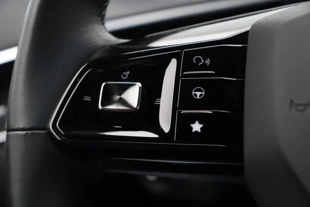 1.5 Luxury | Apple Carplay & Android Auto | Rondomzicht Camera | Stoel en Stuurwielverwarming |