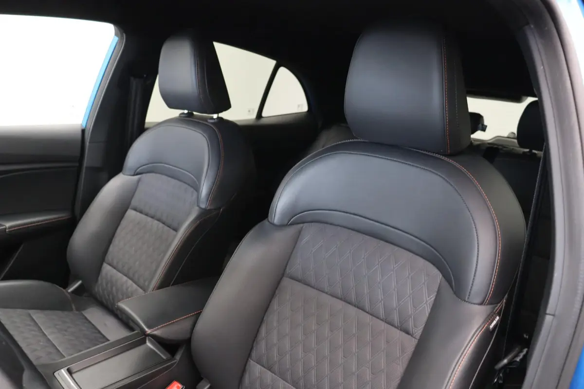 1.5 Luxury | Apple Carplay & Android Auto | Rondomzicht Camera | Stoel en Stuurwielverwarming |