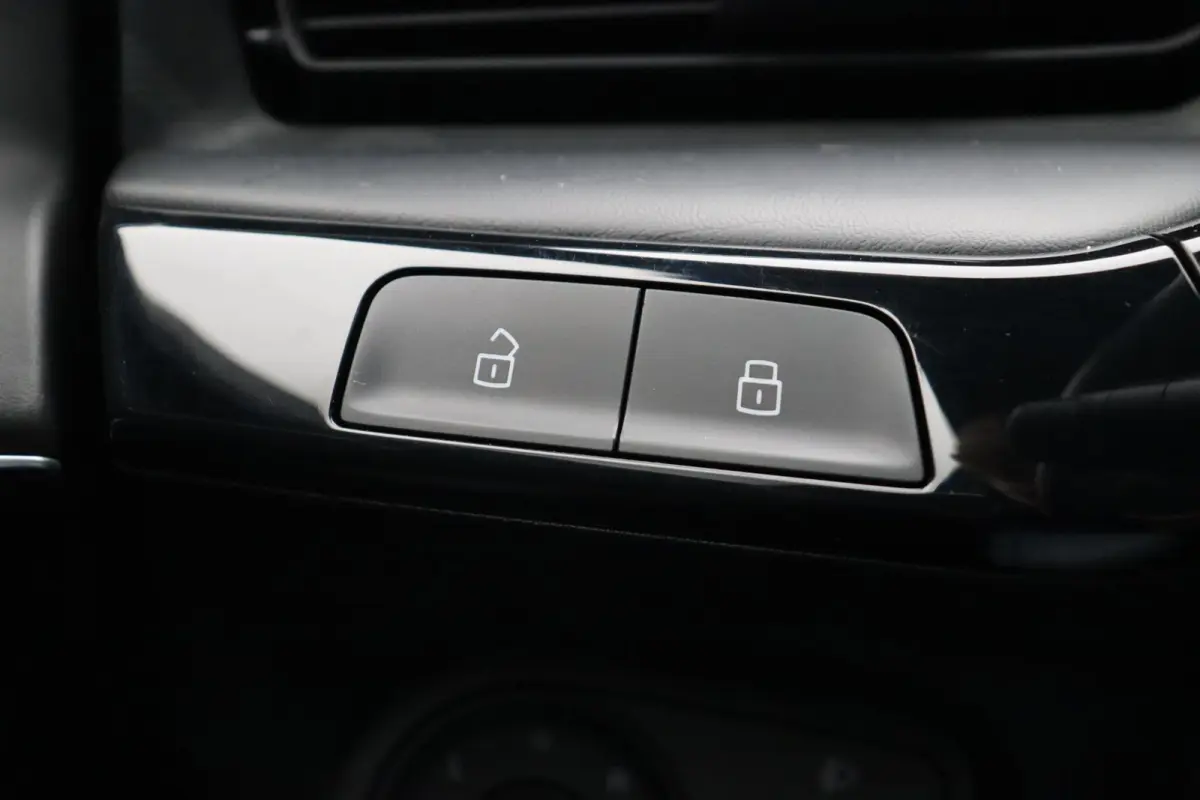1.5 Luxury | Apple Carplay & Android Auto | Rondomzicht Camera | Stoel en Stuurwielverwarming |