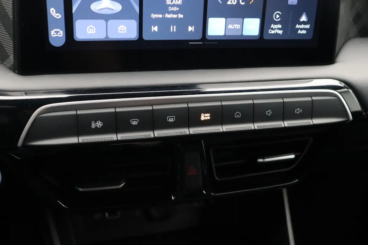 1.5 Luxury | Apple Carplay & Android Auto | Rondomzicht Camera | Stoel en Stuurwielverwarming |