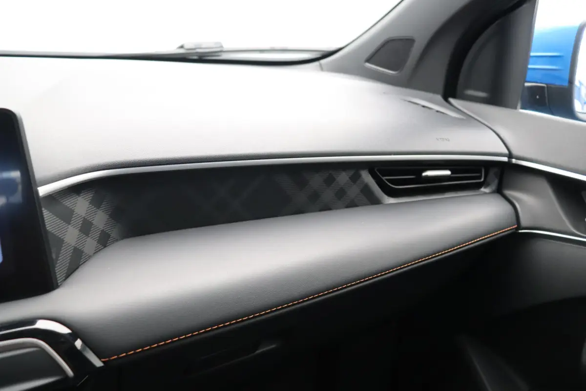 1.5 Luxury | Apple Carplay & Android Auto | Rondomzicht Camera | Stoel en Stuurwielverwarming |