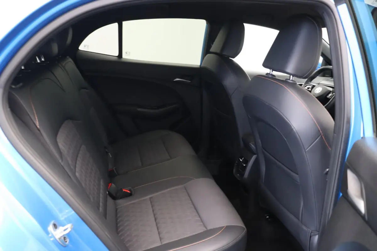 1.5 Luxury | Apple Carplay & Android Auto | Rondomzicht Camera | Stoel en Stuurwielverwarming |
