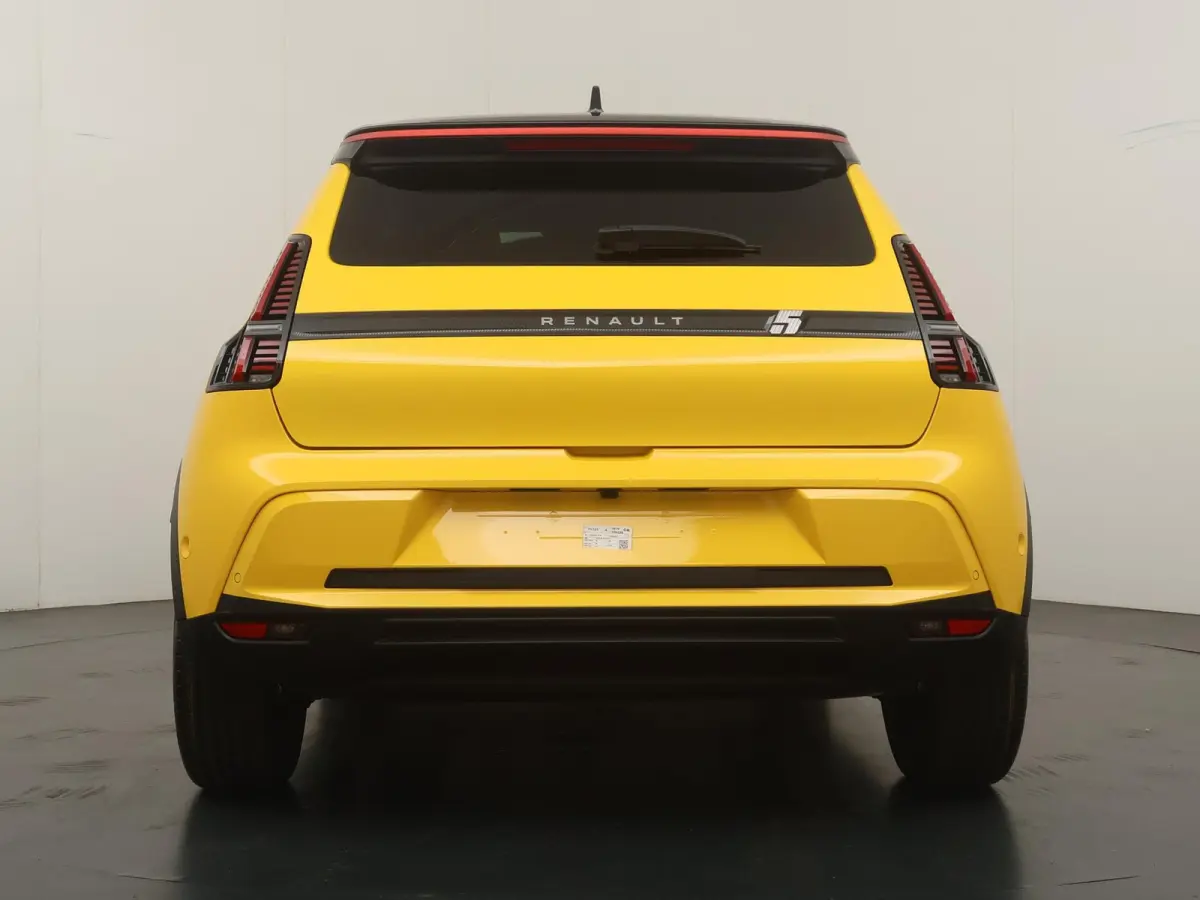 techno 150 pk comfort range | pack advanced driving assist | pack winter | lichtmetalen wielen 18'' diamantées noir 'chrono' rouge |