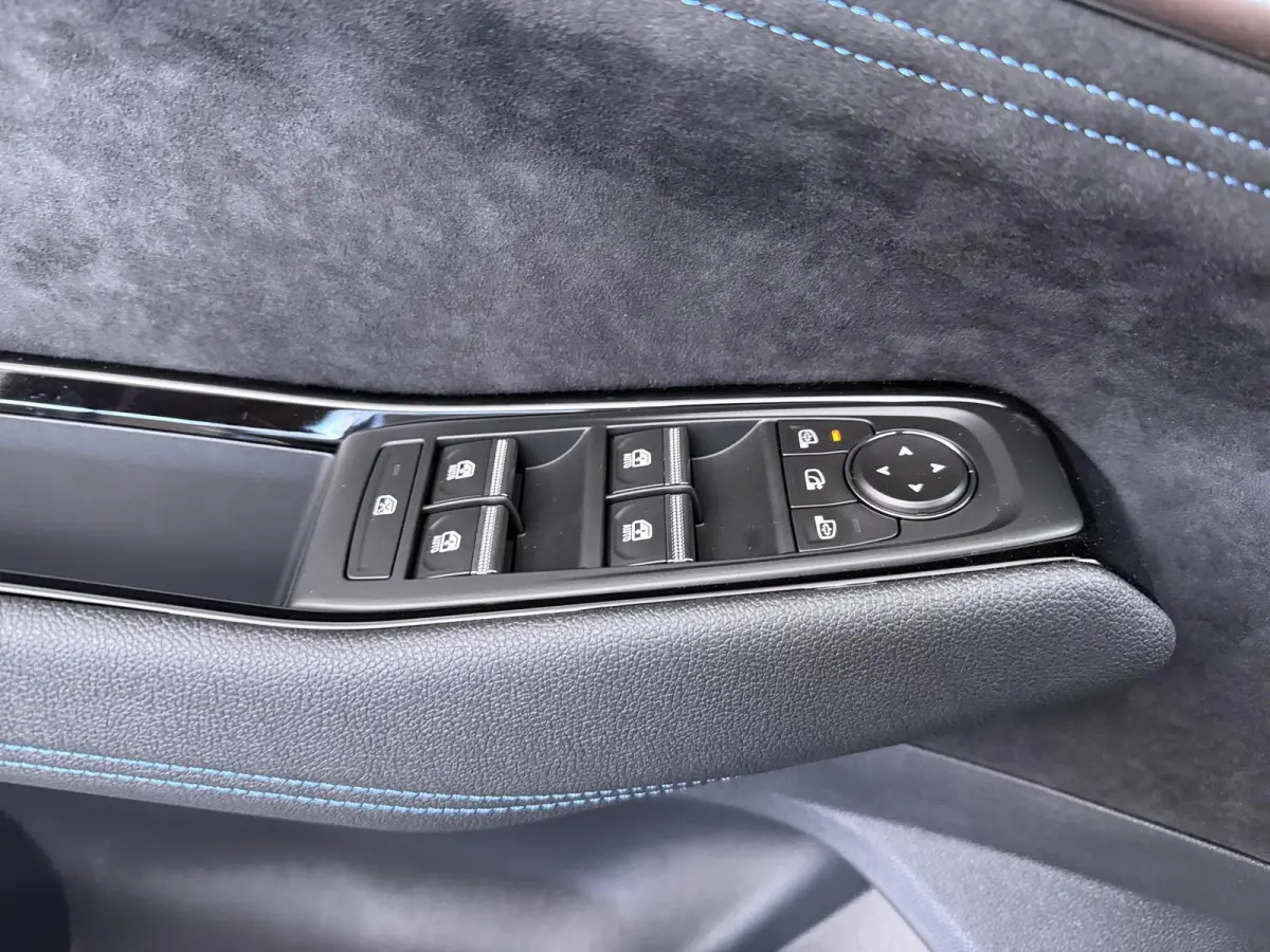 esprit Alpine full hybrid E-Tech 200 | Private Lease vanaf €698! | pack extended grip | pack light & sound | pack privilège |