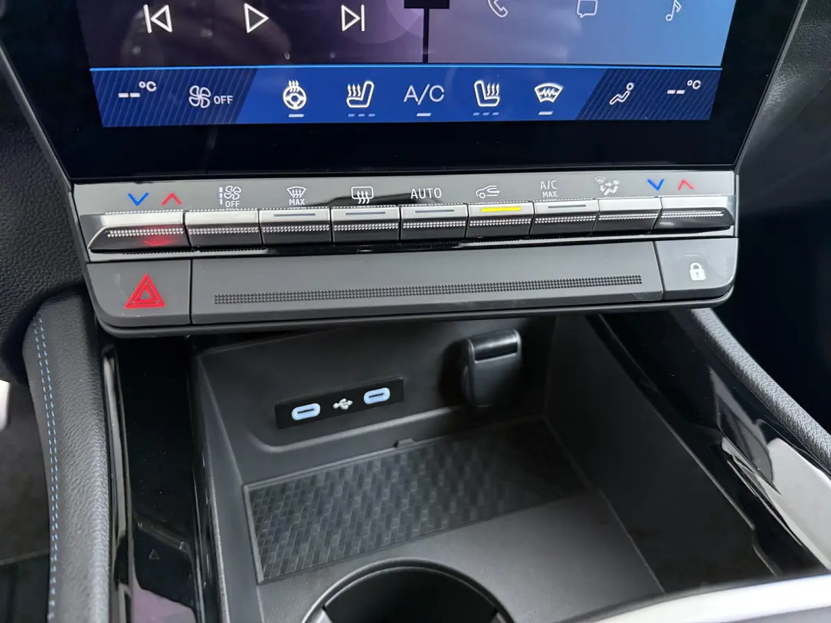 esprit Alpine full hybrid E-Tech 200 | Private Lease vanaf €698! | pack extended grip | pack light & sound | pack privilège |