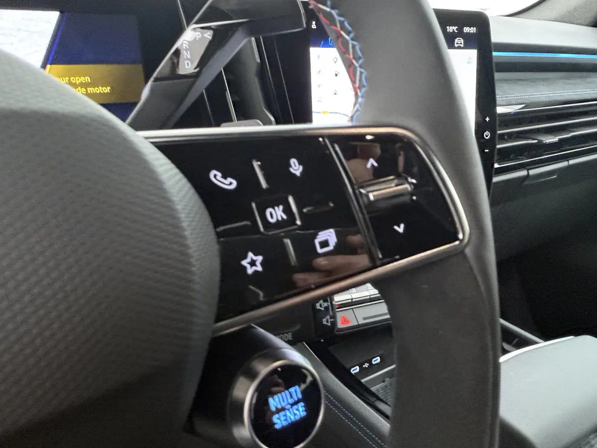 esprit Alpine full hybrid E-Tech 200 | Private Lease vanaf €698! | pack extended grip | pack light & sound | pack privilège |