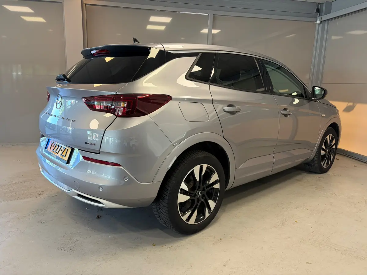 Business Elegance 1.6 Turbo PHEV | 360 Camera | Navigatie | Comfortstoel |
