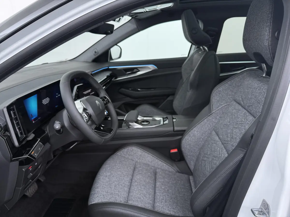techno full hybrid E-Tech 200 | pack comfort | panoramisch vast glazen dak |