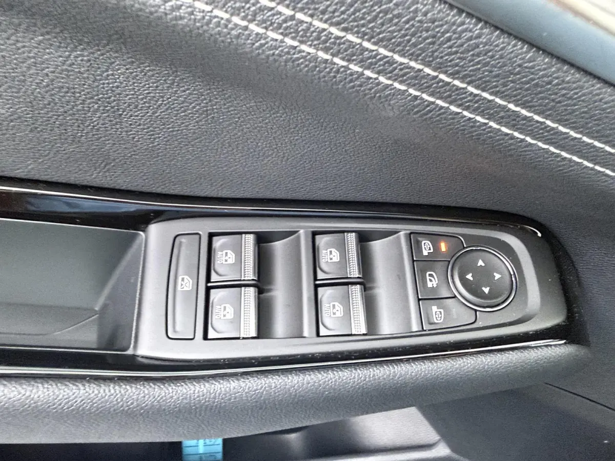 techno full hybrid E-Tech 200 | pack comfort | panoramisch vast glazen dak |