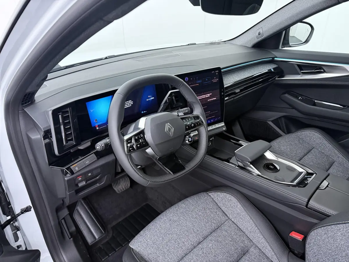 techno full hybrid E-Tech 200 | pack comfort | panoramisch vast glazen dak |