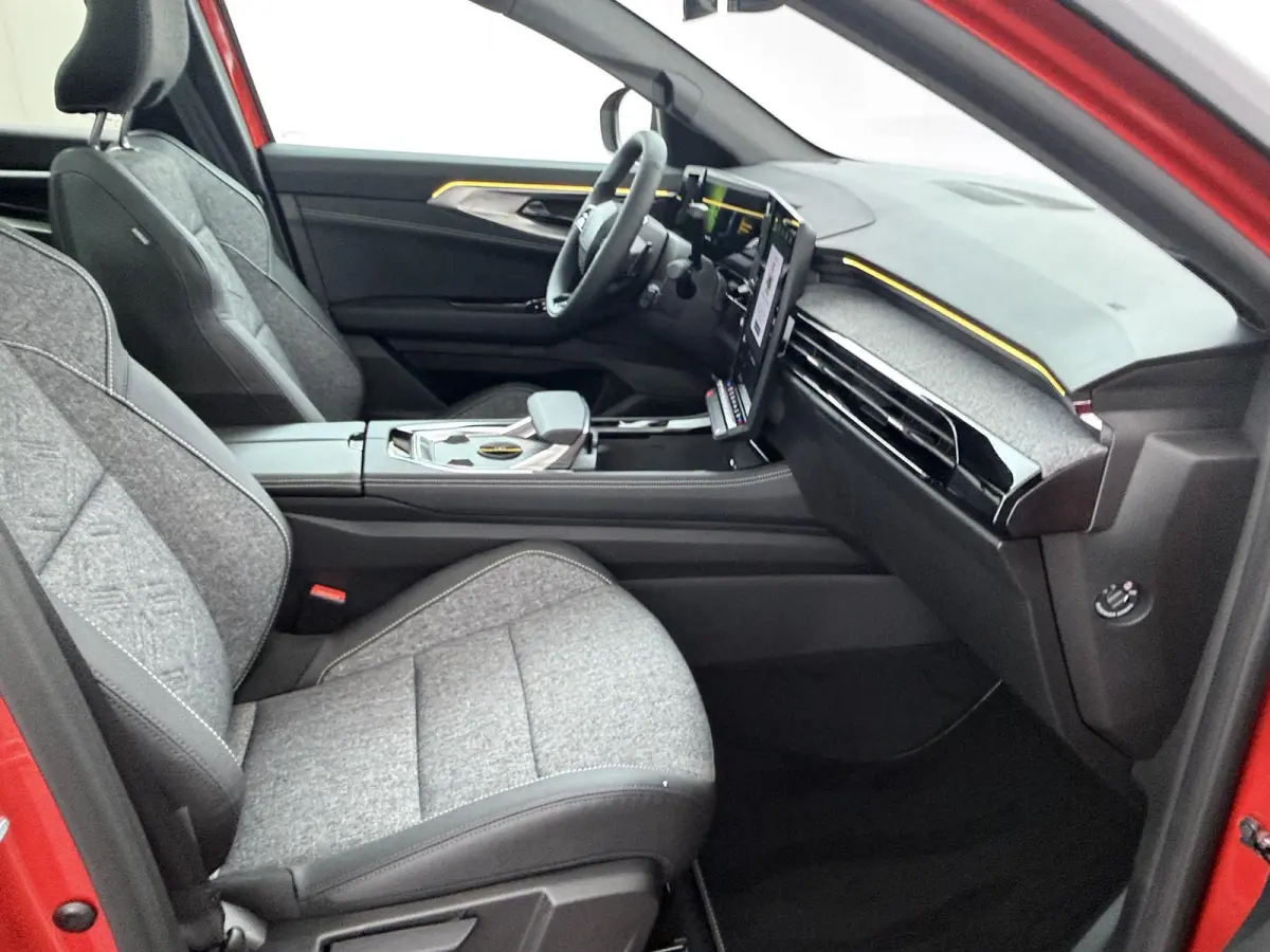 techno full hybrid E-Tech 200 | pack comfort | panoramisch vast glazen dak |