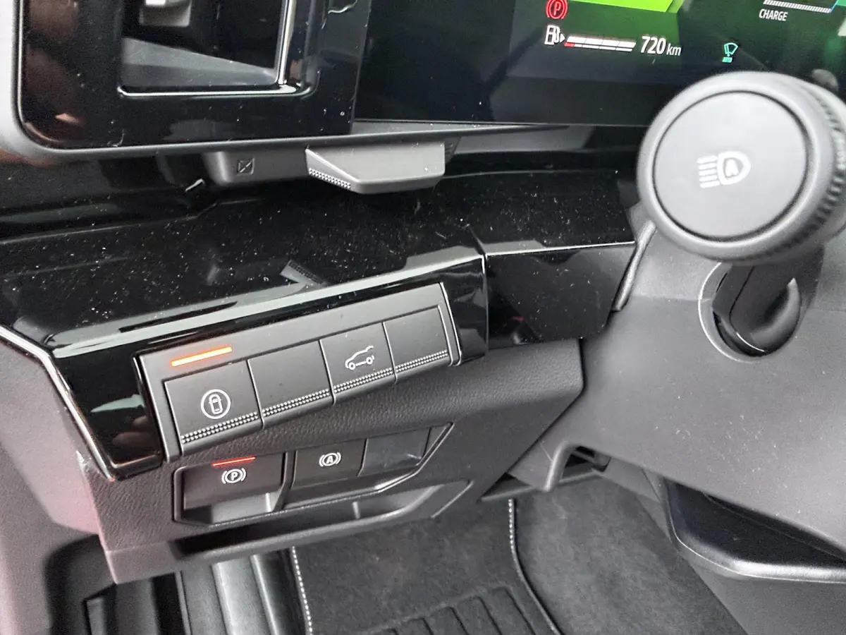 techno full hybrid E-Tech 200 | pack comfort | panoramisch vast glazen dak |