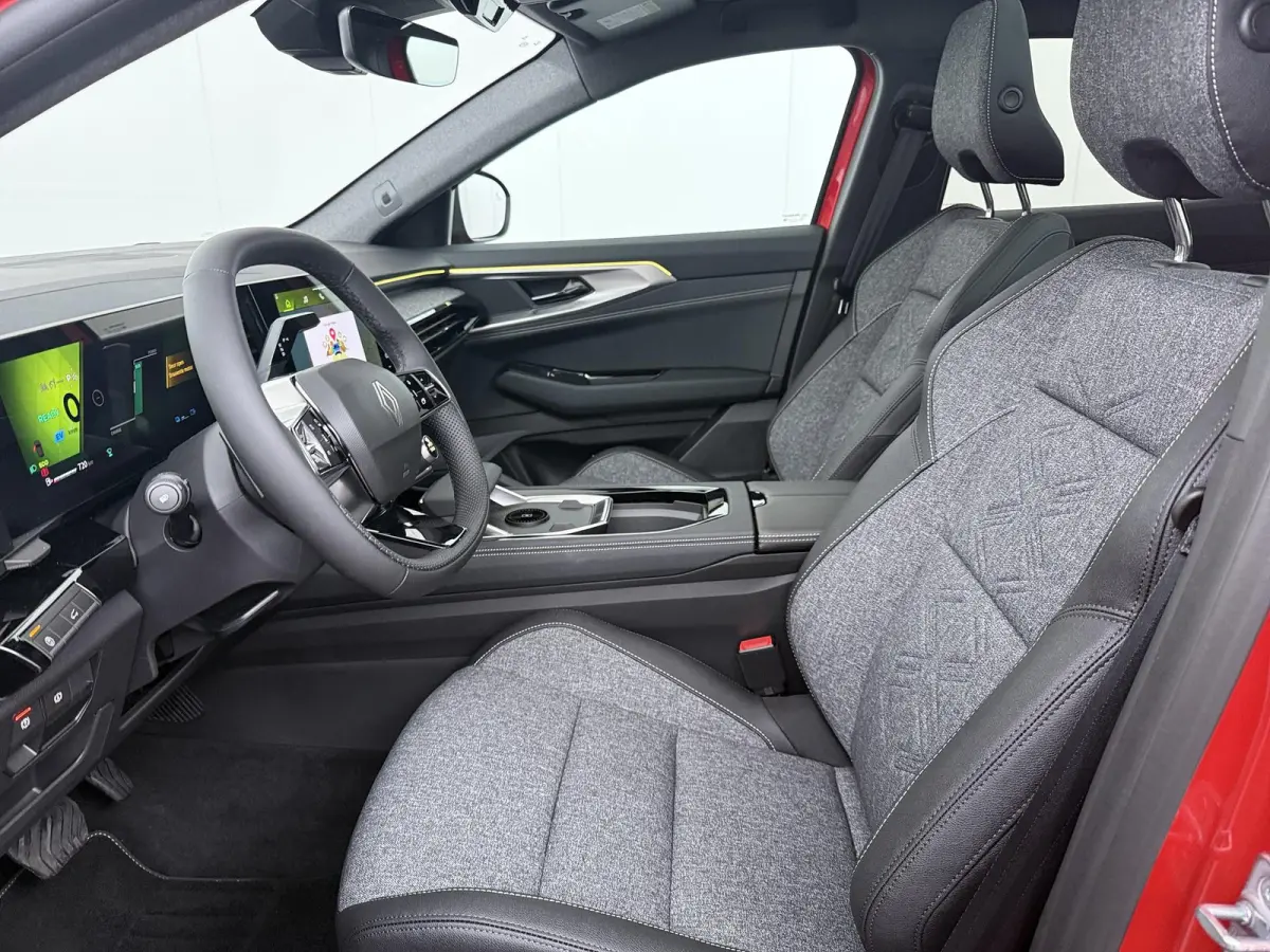 techno full hybrid E-Tech 200 | pack comfort | panoramisch vast glazen dak |