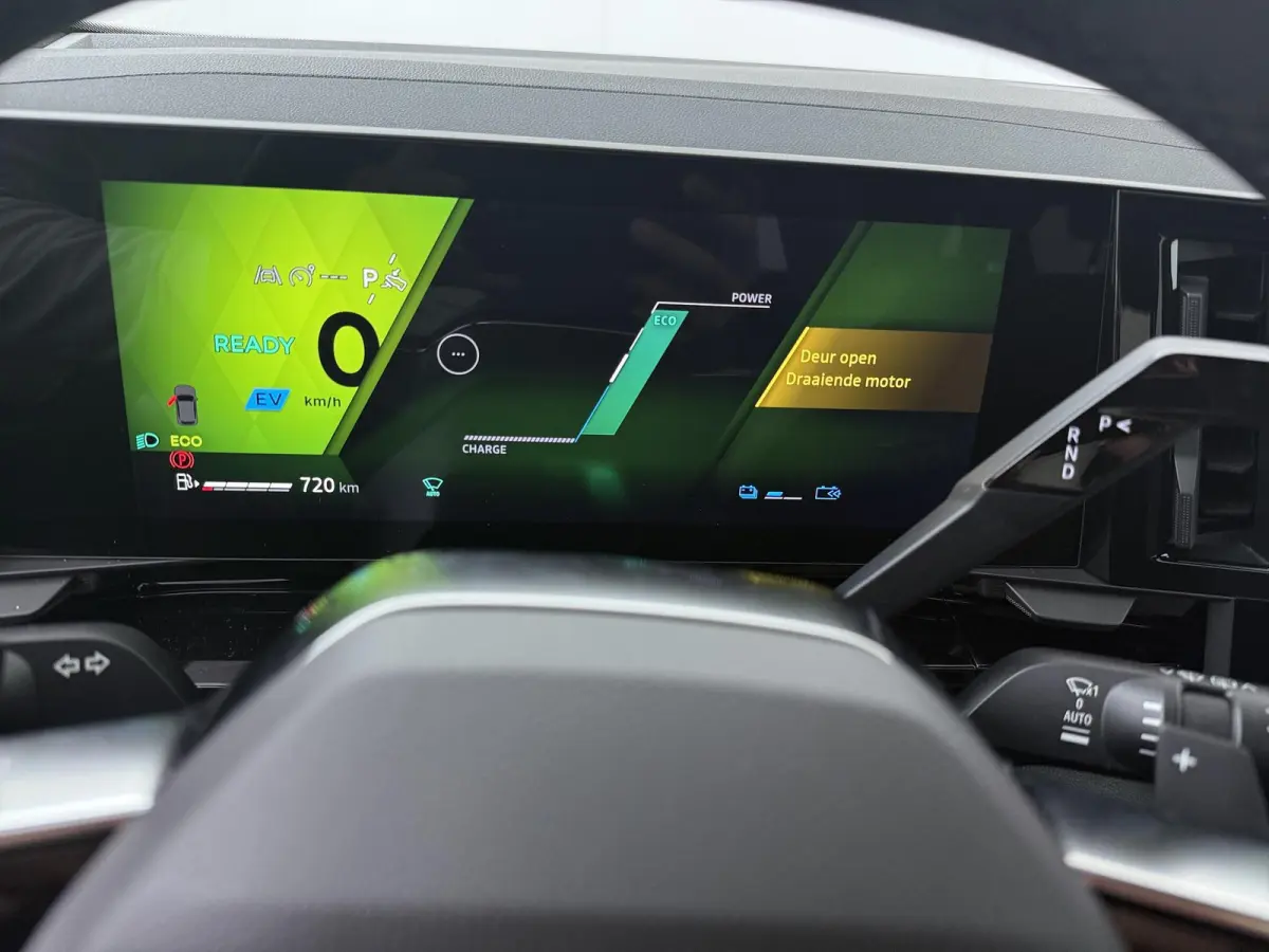 techno full hybrid E-Tech 200 | pack comfort | panoramisch vast glazen dak |