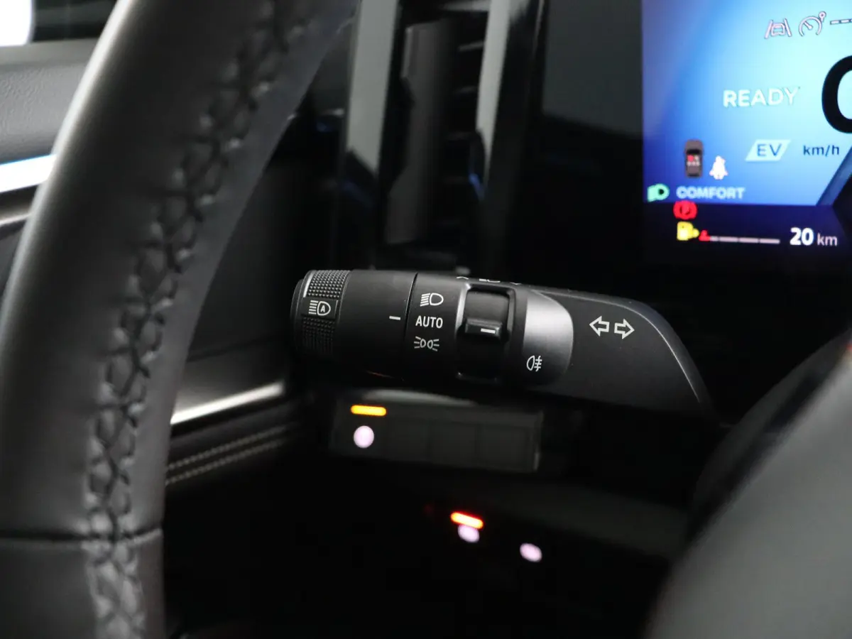 techno full hybrid E-Tech 200 | Adapt. Cruise | Parkeercamera |
