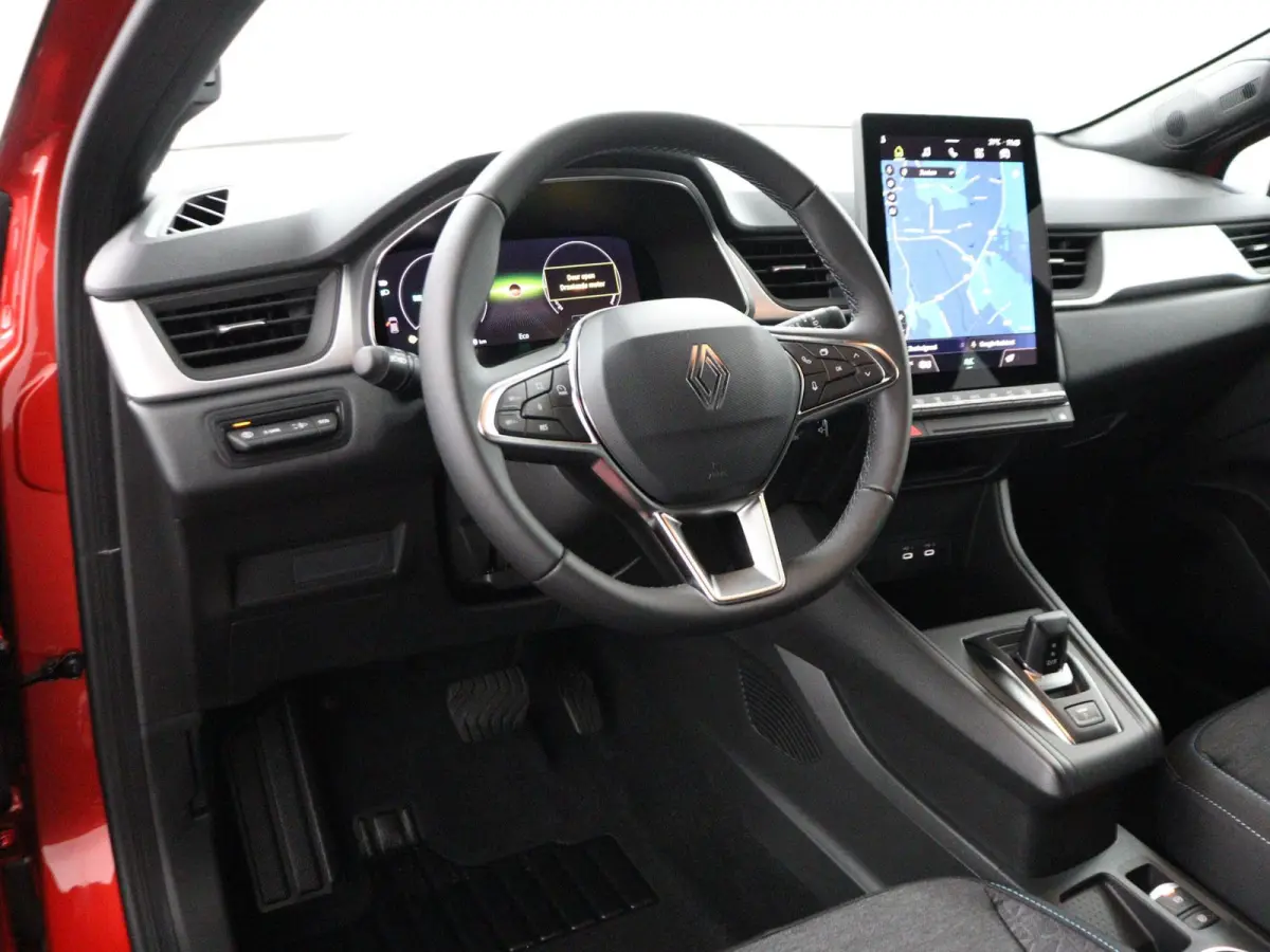 evolution full hybrid E-Tech 160 | pack navigation & comfort |