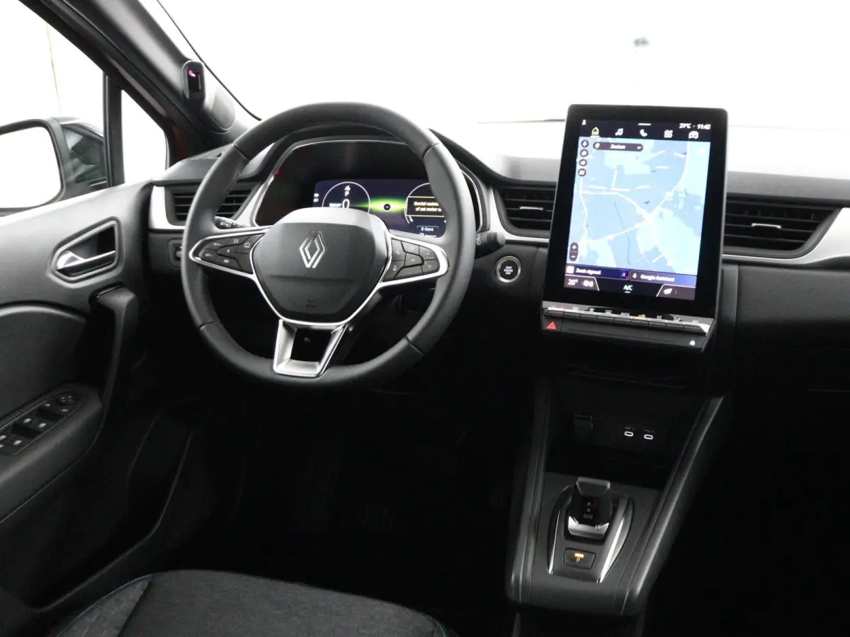 evolution full hybrid E-Tech 160 | pack navigation & comfort |