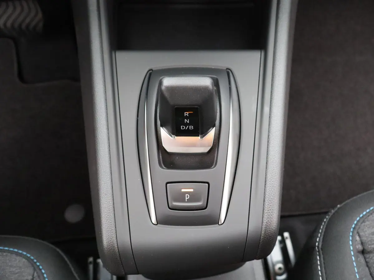 evolution full hybrid E-Tech 160 | pack navigation & comfort |