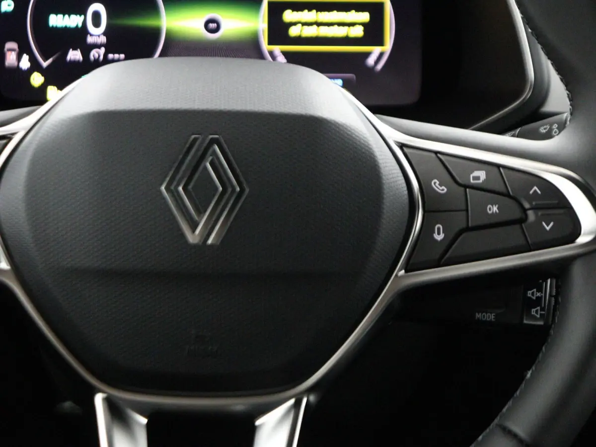 evolution full hybrid E-Tech 160 | pack navigation & comfort |