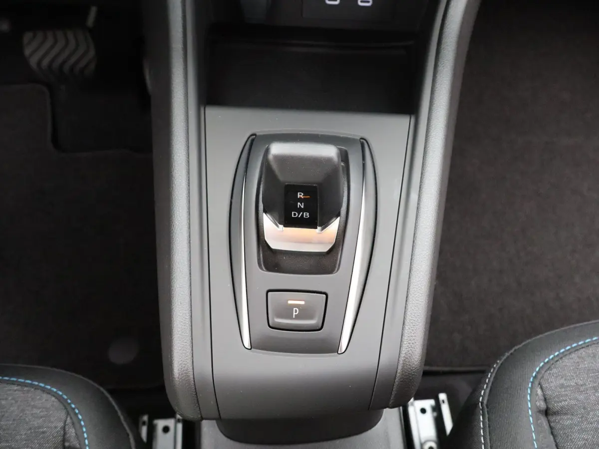 evolution full hybrid E-Tech 160 | pack navigation & comfort |