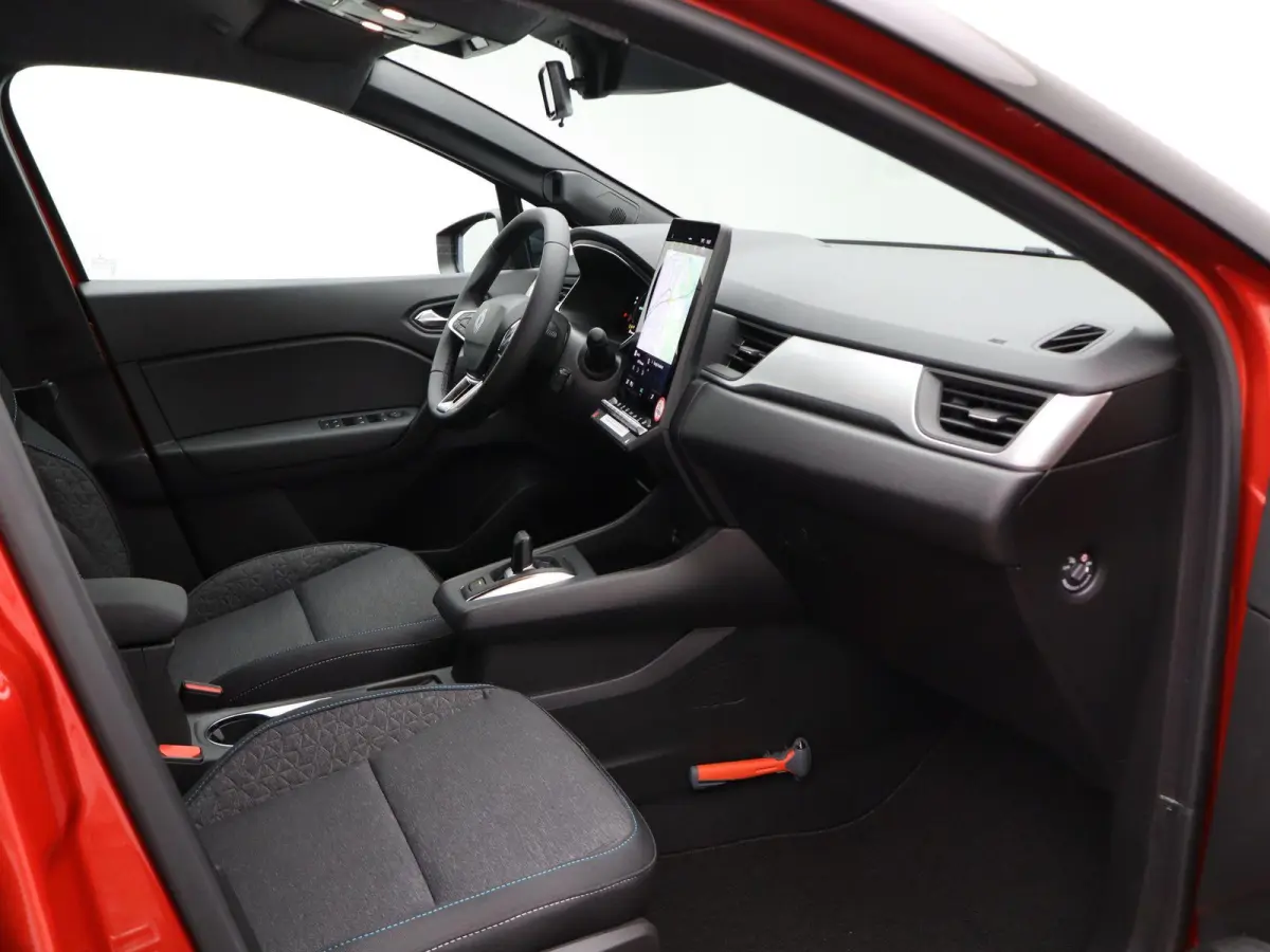 evolution full hybrid E-Tech 160 | pack navigation & comfort |