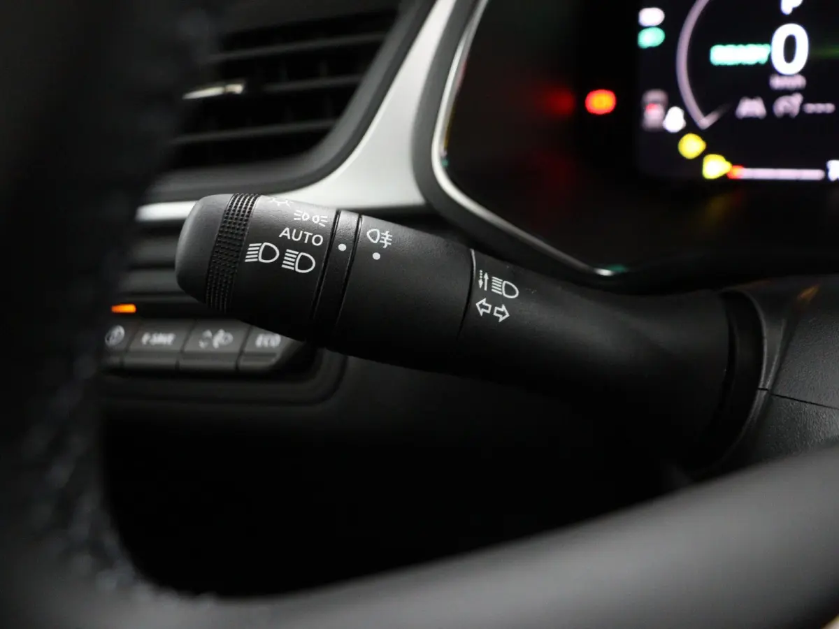 evolution full hybrid E-Tech 160 | pack navigation & comfort |