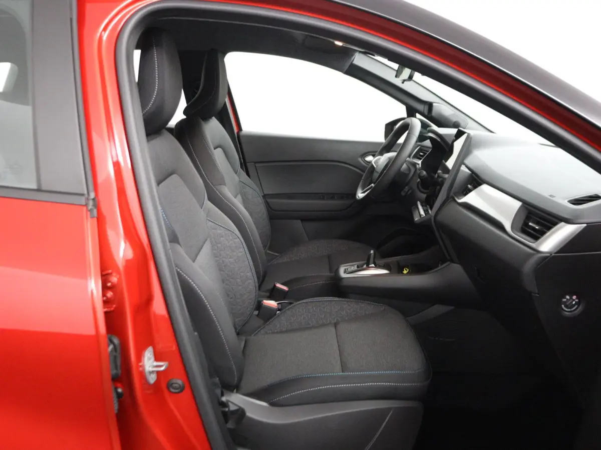 evolution full hybrid E-Tech 160 | pack navigation & comfort |