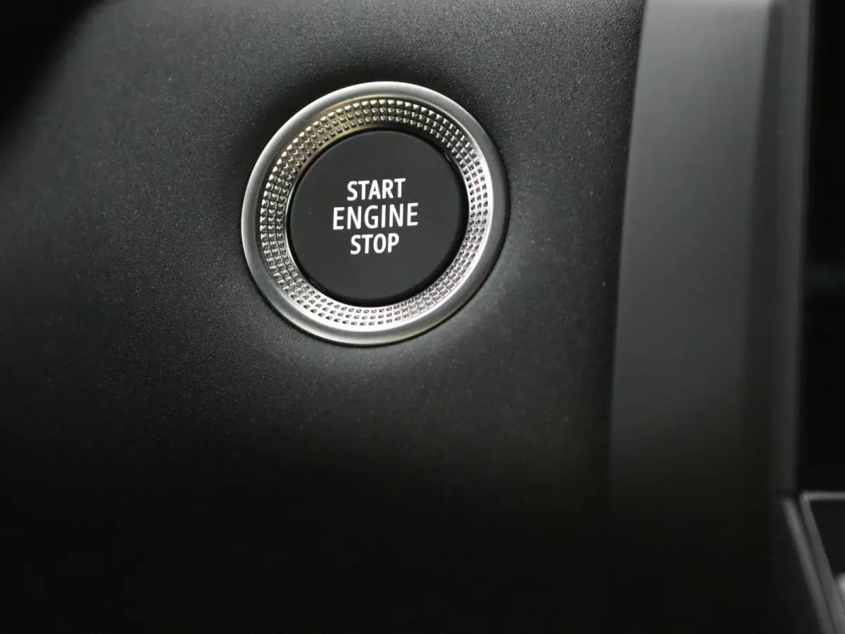 evolution full hybrid E-Tech 160 | Private Lease vanaf €490! | pack navigation & comfort | verlenging connected services openR link met vijf jaar |
